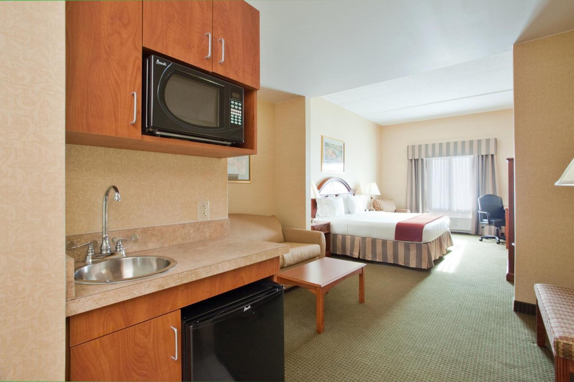 Holiday Inn Express Hotel & Suites Drums-Hazelton By Ihg Zewnętrze zdjęcie