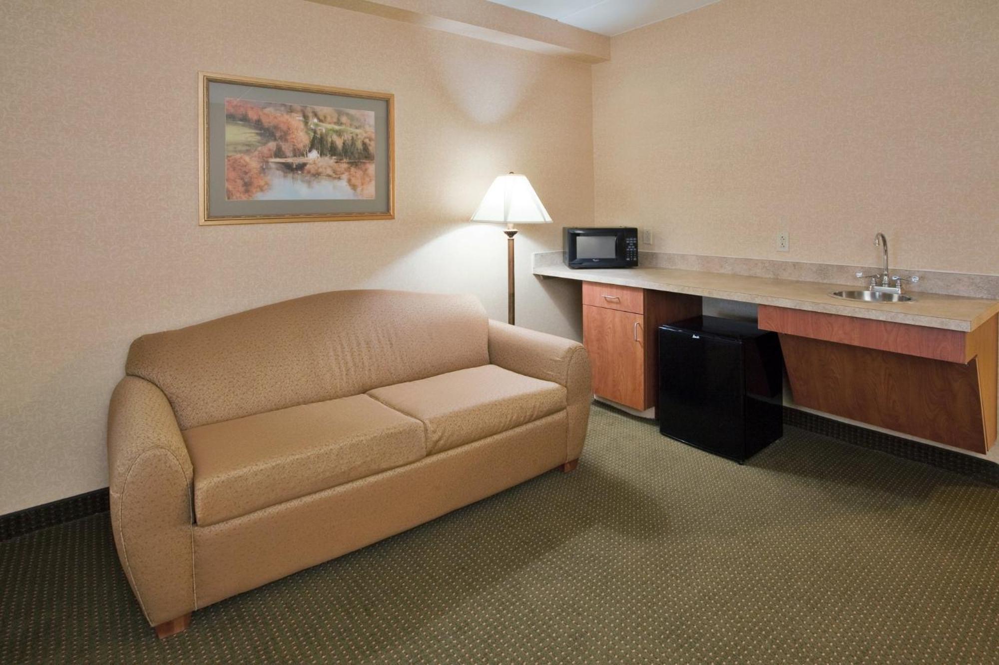 Holiday Inn Express Hotel & Suites Drums-Hazelton By Ihg Zewnętrze zdjęcie