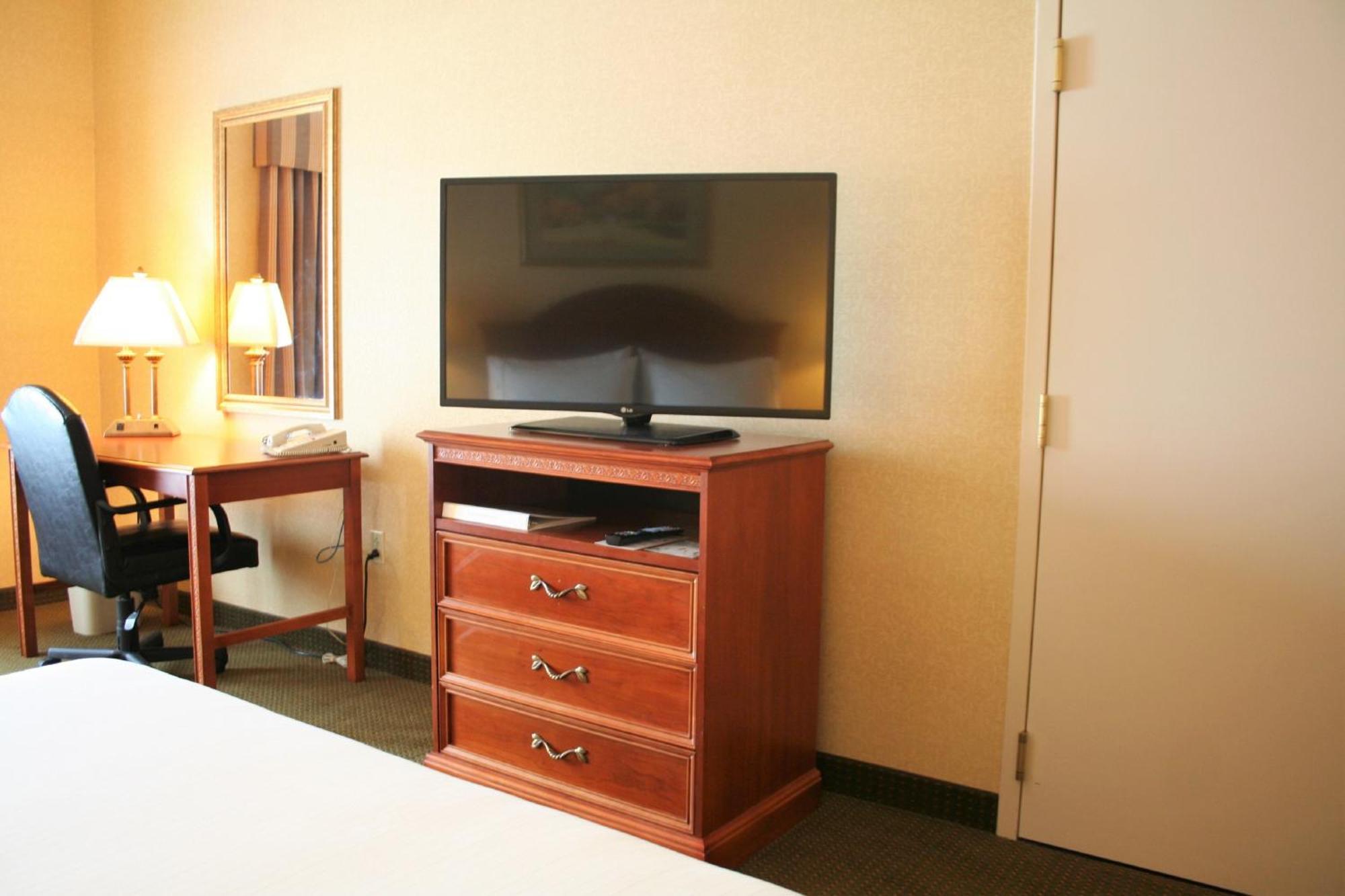 Holiday Inn Express Hotel & Suites Drums-Hazelton By Ihg Zewnętrze zdjęcie